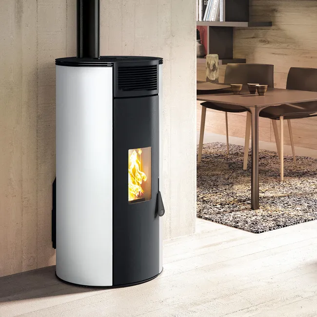 Estufa de pellet CASATELLI Leonardo 8 blanca de 7,2 kW